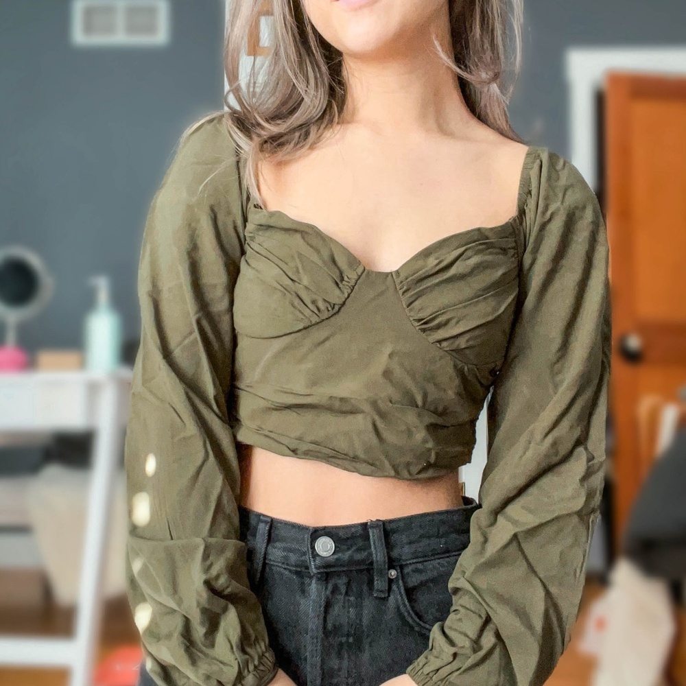 Pacsun Khaki Long Sleeve Cropped Top